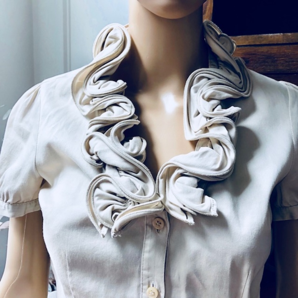 💕Gorgeous Ruffle Blouse - Picture 3 of 3